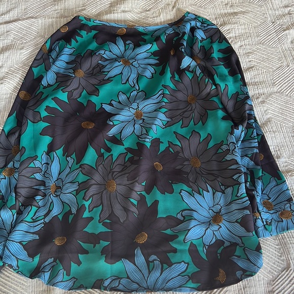 Beautiful loft tunic - Picture 3 of 3